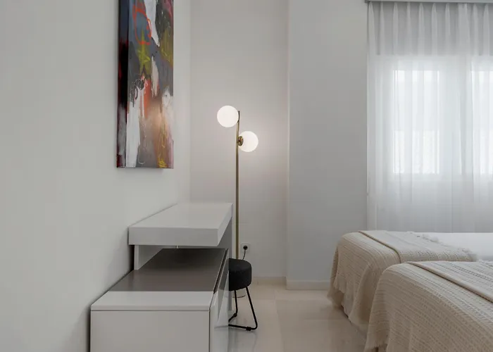 Moderno Y Luminoso En Gaviotas- Puerto Banus