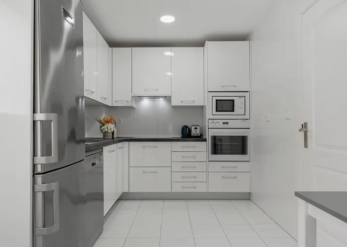 Moderno Y Luminoso En Gaviotas- Puerto Banus