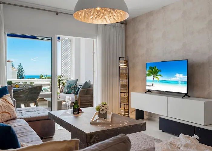 Moderno Y Luminoso En Gaviotas- Puerto Banus Marbella