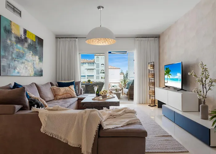 Moderno Y Luminoso En Gaviotas- Puerto Banus Marbella