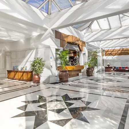 Moderno Y Luminoso En Gaviotas- Puerto Banus Marbella