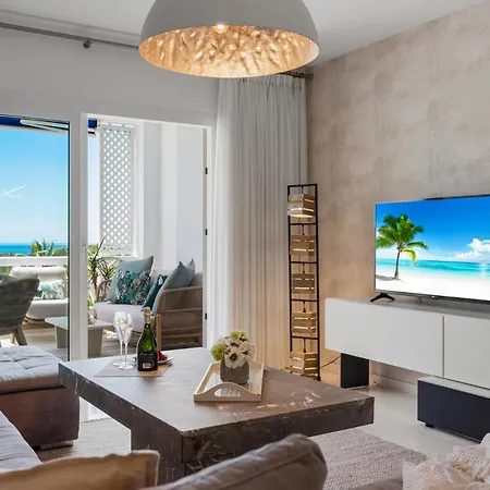 Moderno Y Luminoso En Gaviotas- Puerto Banus Marbella